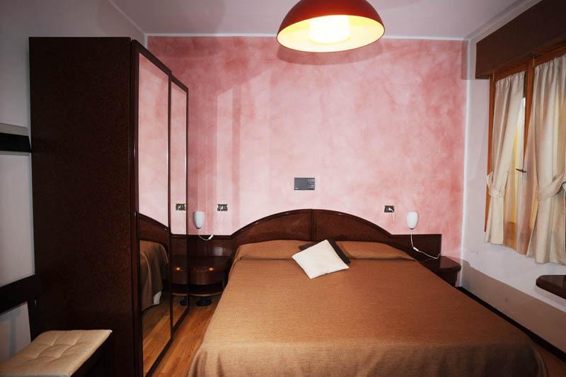 Drake Hotel Maranello Room photo