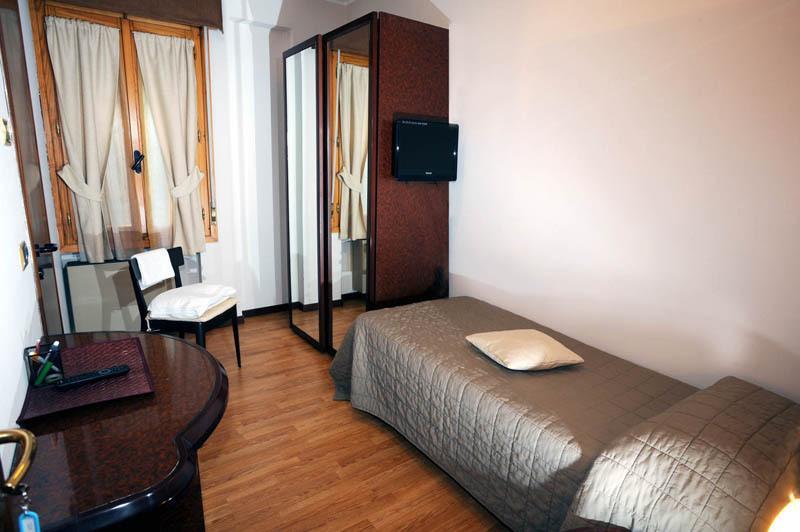 Drake Hotel Maranello Room photo