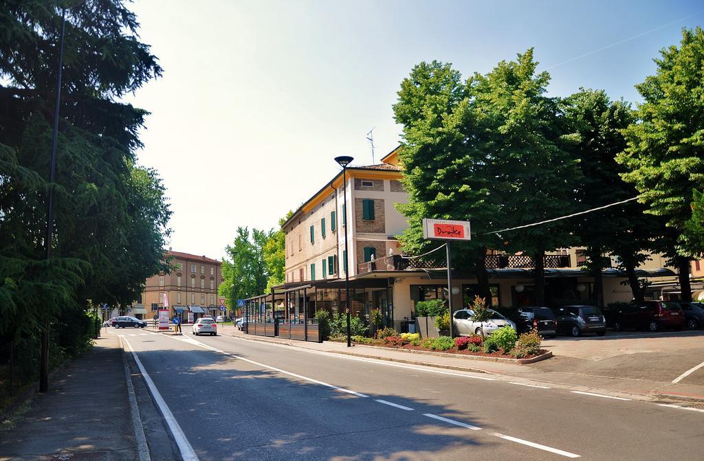 Drake Hotel Maranello Exterior photo